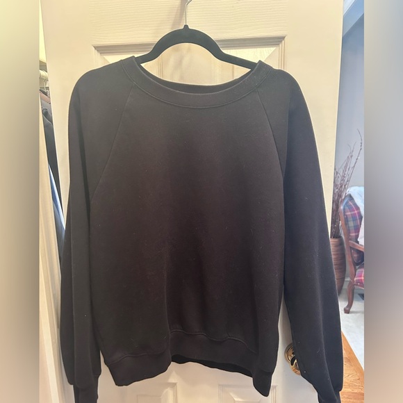 GAP Tops - Gap Black Crew Neck Sweatshirt. Super Soft. No Fading. Size Medium Tall